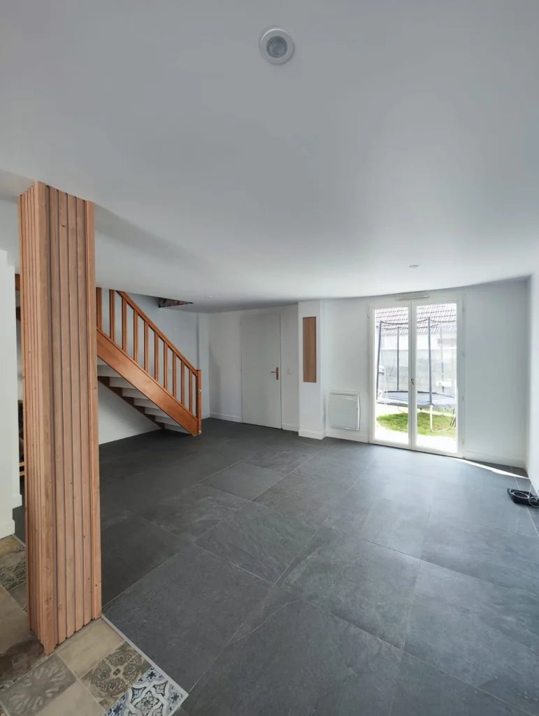 Rénovation intérieure complète réalisée par FUV Rénovation en Seine-et-Marne