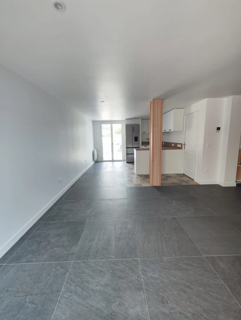 Rénovation intérieure complète réalisée par FUV Rénovation en Seine-et-Marne