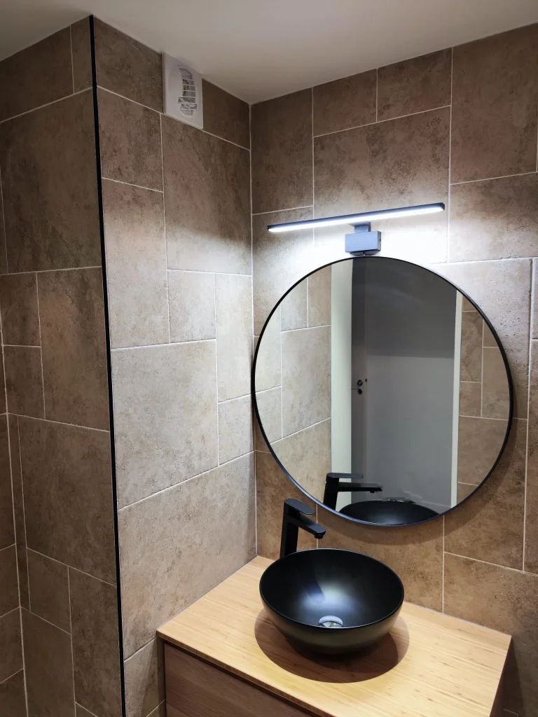 Rénovation de salle de bain réalisée par FUV Rénovation en Seine-et-Marne